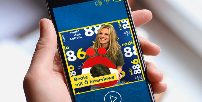 2023 war ein extrem aufregendes Jahr für AYMZ. Mit dem Debutalbum (Sept. 2022) ist es auf die Bühnen gegangen, am 1. Dezember ist die neue EP rausgekommen und 2024 wird nicht weniger turbulent. Ein Gespräch über Toursocken, Menschen und Musik - hier in voller Länge zum Nachhören