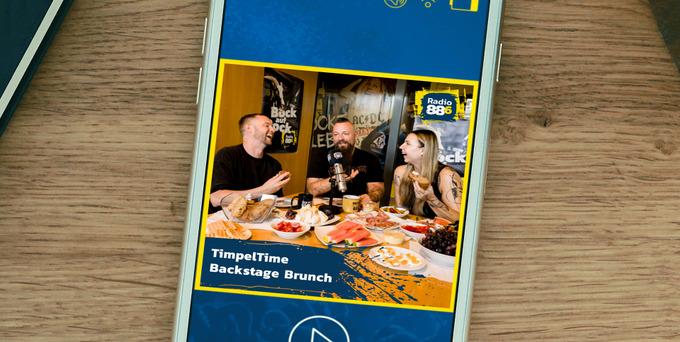 Die neue Folge beginnen wir gleich einmal mit einem mysteriösen Packerl, das der Timpel von einer Kollegin von Ö3 bekommen hat...Fleißige Brunchies wissen vielleicht, was drinnen sein könnte. Abgesehen davon reden wir über Liptauer (und was der Aufstrich mit einem Igel zu tun hat), über Waschbären am WC und Sarahs Liebe zu Pflanzen.