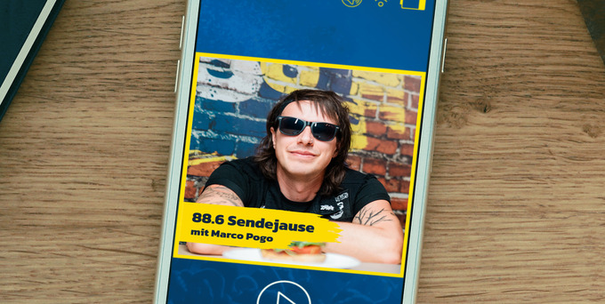 Marco Pogo erzählt euch heute über die ersten Festivals 2026, die er besucht hat, kuriose Taxifahrten in den USA und Kuala Lumpur und kälteunempfindliche Kollegen aus der Musikbranche.